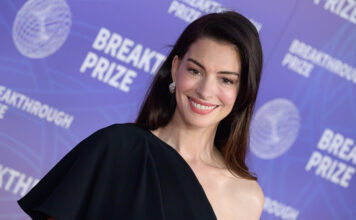 Anne Hathaway: Συνδύασε το μανικιούρ της με το outfit της