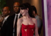 Anne Hathaway: Υιοθέτησε το χρώμα νυχιών που ταιριάζει με όλα