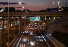 Κομφούζιο στην Αττική Οδό: Τροχαίο στο Μαρούσι στο ρεύμα προς Ελευσίνα