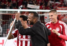 Ολυμπιακός: Ξέφρενοι πανηγυρισμοί με πρωταγωνιστές Ρέτσο και Ελ Κααμπί