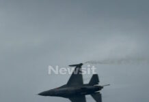 Θεσσαλονίκη: Η εντυπωσιακή επίδειξη του F-16 της ομάδας «ΖΕΥΣ» με ελιγμούς στον ουρανό της Πόλης