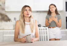 Εμπιστοσύνη: Τα 6 σημάδια ότι κλονίζεται