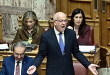 Άγρια κόντρα στη Βουλή για τα Τέμπη – Φλωρίδης: Υπήρξε η απάτη αλλά κανένα ξυλόλιο – Βελόπουλος: Σήμερα ξεπεράσατε και τον χειρότερο Φλωρίδη