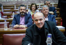 Στο ΠΑΣΟΚ δηλώνει ότι επέστρεψε ο Μιχελογιαννάκης μετά τη ΔΗΜΑΡ, τον ΣΥΡΙΖΑ και τον Κασσελάκη – Δεν γνωρίζει κάτι η Χαριλάου Τρικούπη