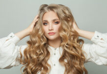 Irish curls: Το viral χτένισμα που κάνει τον γύρο του TikTok