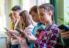 Kids Wallet: Ο οδικός χάρτης για την απαγόρευση των social media από ανήλικους – Πώς θα ελέγχεται η ηλικία