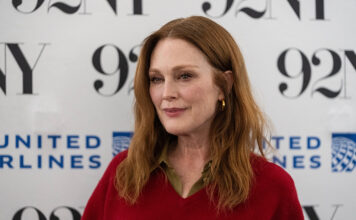 Θέλουμε να υιοθετήσουμε τα magenta lips της Julianne Moore