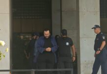 Φίλιππος Καμπούρης: Στον ανακριτή μαζί με τη σύζυγό του για την απάτη κατά του ΕΦΚΑ – Κατηγορούνται για πέντε κακουργήματα και ένα πλημμέλημα