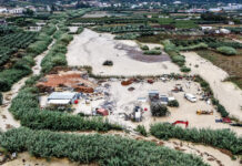 Η κακοκαιρία σφυροκοπά την Κρήτη: Πλημμύρισαν σπίτια, αυτοκίνητα θάφτηκαν στα λασπόνερα – Ήχησε το 112 σε Ρέθυμνο και Ηράκλειο