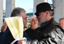 Μπέτυ Βαλάση: Δημήτρης Κουτσούμπας, Σεμίνα Διγενή και Άννα Φόνσου στην πολιτική κηδεία της ηθοποιού – Συγκινημένος ο γιος της