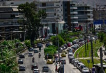 Προβλήματα στην Ποσειδώνος λόγω συσσώρευσης υδάτων, στο ύψος της Λ. Αμφιθέας και της παραλίας Αγίου Κοσμά