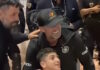 Ο Γιούργεν Κλοπ φωτογραφήθηκε με τον Γιάννη Παπαστεφανάκη έξω από την Τούμπα