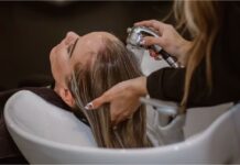 Κομμωτήρια: Έρχονται αυξήσεις 5% στις τιμές – Πότε θα γίνουν, γιατί και για ποιες υπηρεσίες θα βάλουμε πιο βαθιά το χέρι στην τσέπη