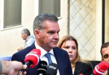 Γιώργος Μαζωνάκης: «Το χρηματοκιβώτιο ήταν απολύτως άδειο» λέει ο δικηγόρος του