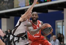 Vikos Φalcons – Ολυμπιακός 68-79: Ο Μίλερ-ΜακΙντάιρ «έλαμψε» στην εκτός έδρας νίκη των Πειραιωτών στη GBL