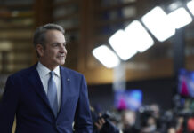 Μητσοτάκης από Βρυξέλες: Παράθυρο για νέα μέτρα – «Δεν θα ρίξουμε τη χώρα στα βράχια λόγω εκλογών»