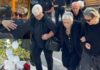Μνημόσυνο Γιώργου Μαζωνάκη: Με δάκρια στα μάτια η οικογένειά του – Ακούστηκε ξανά το «Ώρες Μικρές» σε όλη τη Νίκαια