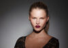 Oxblood lips: Η απόχρωση χειλιών που θα επικρατήσει το φετινό φθινόπωρο/χειμώνα