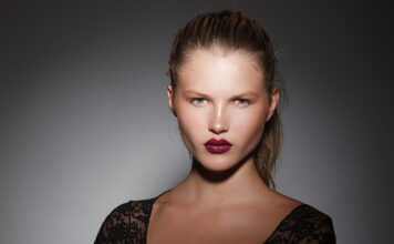 Oxblood lips: Η απόχρωση χειλιών που θα επικρατήσει το φετινό φθινόπωρο/χειμώνα