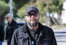 Δίκη για Τέμπη: Αποχώρησε με φορείο ο Πάνος Ρούτσι