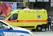 Πυροβολισμοί στο Μενίδι: Άγνωστοι άνοιξαν πυρ κατά αυτοκινήτου – Στο νοσοκομείο 26χρονος
