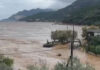 Νότιο Πήλιο: Ο Πλατανιάς κόπηκε στα δύο από τις πλημμύρες – Χωρίς νερό έξι οικισμοί, εικόνες καταστροφής