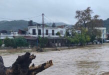 Πήλιο: Στα δύο έχει κοπεί ο Πλατανιάς – 50 κάτοικοι εγκλωβισμένοι