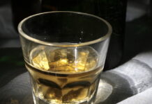 Μελίσσια: Συνελήφθη υπεύθυνη μπαρ που σέρβιρε αλκοόλ σε ανήλικους