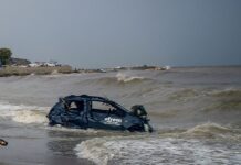 Καιρός: Ένας νεκρός στα Στεγνά της Ρόδου, παρασύρθηκε από τα ορμητικά νερά – Ποτάμια οι δρόμοι στο νησί