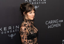 Sαπόt French Fringe: Το στιλ φράντζας που είδαμε στη Taylor Swift & τη Dakota Johnson