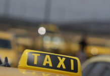 Νέα Ιωνία: 35χρονος δάγκωσε και έκοψε το αυτί οδηγού ταξί – Στο νοσοκομείο 54χρονη