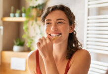 8 tips καλής στοματικής υγιεινής για να σκορπίζεις λαμπερά χαμόγελα