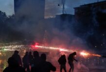 Αλβανία: Σφοδρές συγκρούσεις και οδομαχίες στα Τίρανα με 9 τραυματίες – Ανυποχώρητοι οι διαδηλωτές