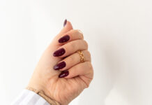 Vineyard nails: Η τάση που θα σας μεταφέρει σε έναν αμπελώνα στην Τοσκάνη