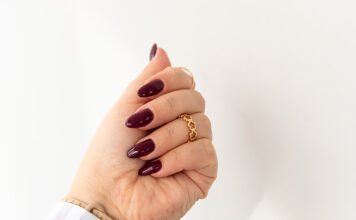 Vineyard nails: Η τάση που θα σας μεταφέρει σε έναν αμπελώνα στην Τοσκάνη