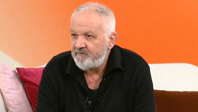 Χρήστος-Θηβαίος-Η-άγνωστη-γνωριμία-με-τον-Ουμπέρτο-Έκο.jpg